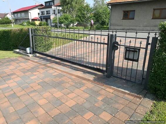 Posuvné vjezdové brány – Eurodoor CZ, s.r.o