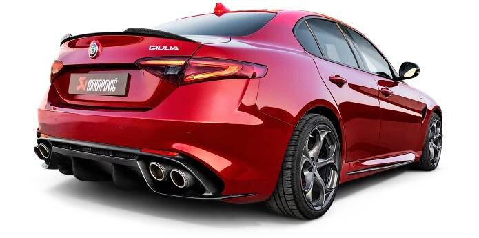Výfuk Slip-On Line (titan) pro Alfa Romeo Giulia Quadrifoglio