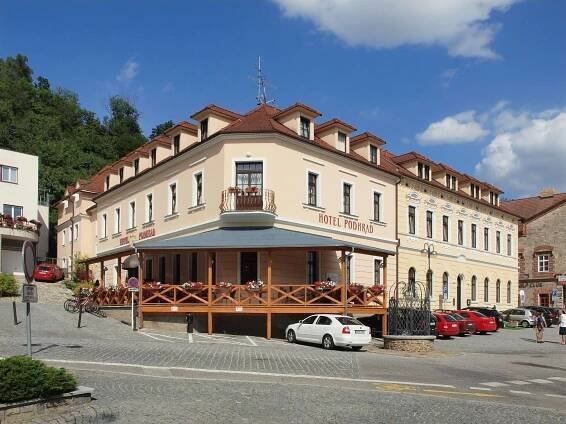 Hotel Podhrad - Accommodation Hluboká nad Vltavou