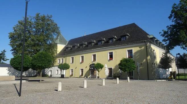 HOTEL ZAMEK - Prices & Reviews (Velka Bystrice, Czech Republic)
