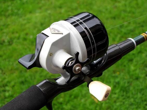 Soubor:Abu Garcia Abumatic spincast reel.jpg