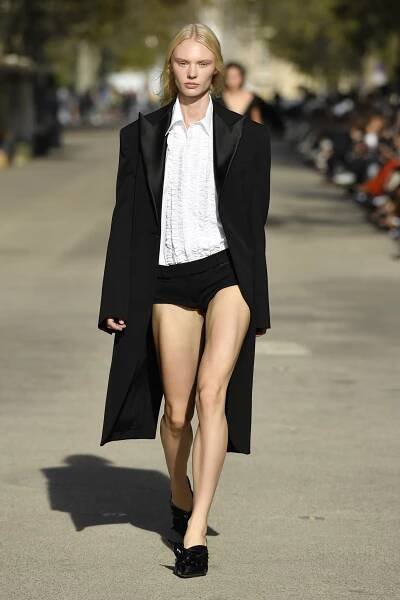 Stella McCartney Takes Over Paris Market With Sustainable Fashion Show