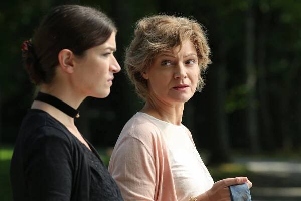 Vraždy u jezera - Dokud je smrt nerozdělí - Z filmu - Anna Bederke, Marion Mitterhammer