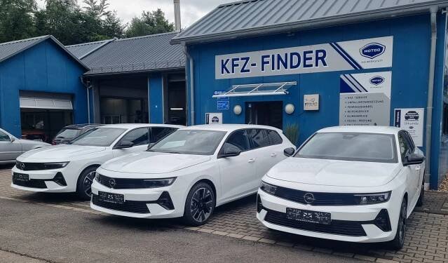 Erstklassige Deals: KFZ-Finder GbR verkauft drei Opel Astra Sports Tourer Elektro zu Spitzenkonditionen