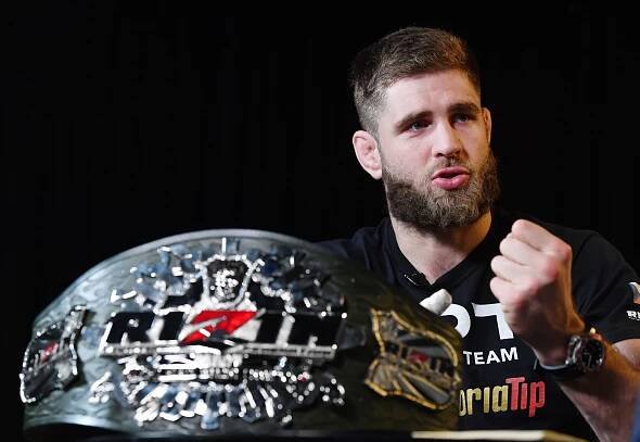 ‚Vypadá to tam jako na dovolené.‘ Bojovník Procházka se vydal na dlouhou cestu za premiérou v UFC