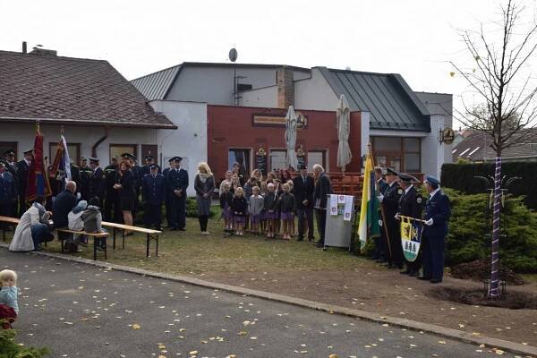 Oslavy 100 let Republiky - Oficiální stránky obce Hvožďany