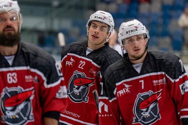 Hokej, 2. liga: Piráti Chomutov - SHC Klatovy 6:2 (2:1, 1:1, 3:0).