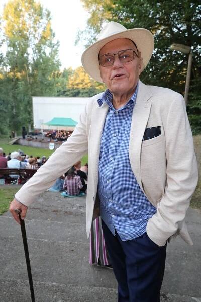 Hold Evě Pilarové (†80): Absolonová a Zíma zpívali jen pro ni!