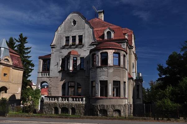 Soubor:Vila, Palackého 14, Jablonec nad Nisou.JPG