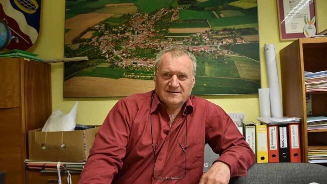 Starosta Rokytnice nad Rokytnou Antonín Novák.