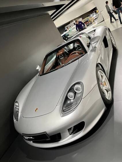 Porsche muzeum Stuttgart je plné ikonických modelů