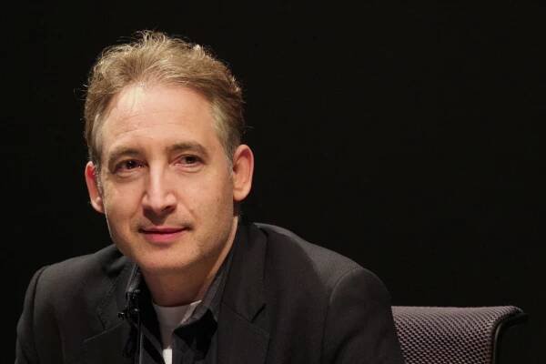 Soubor:Brian Greene, February 28, 2014.jpg