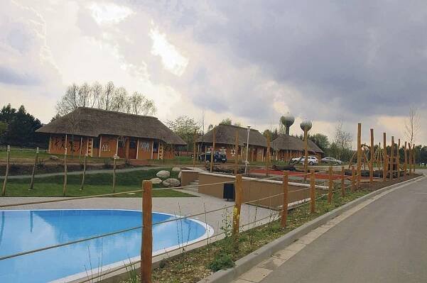 Safari kemp otevřel: Lidí plno, zvířata nikde