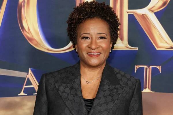Wanda Sykes Made a Fan Laugh So Hard He Nearly Choked to Death: 'There's Always Alcohol Involved'