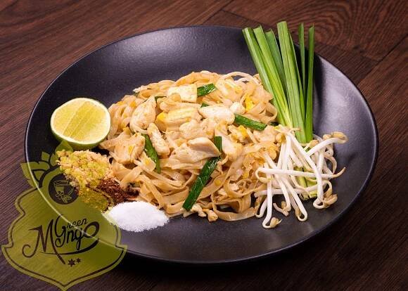 main-pad-thai-chicken