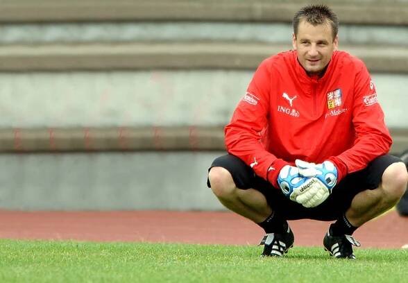 Tonda kráčí ve šlépějích svého otce Antonína Kinského staršího, který byl také brankářem, stejně jako jeho děda.
