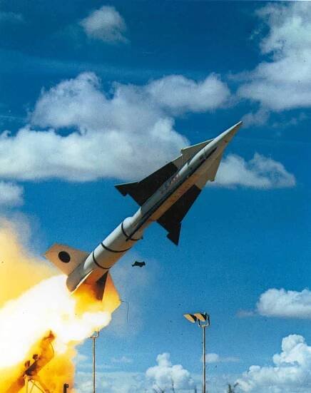 File:Nike Zeus A test launch.jpg - Wikipedia