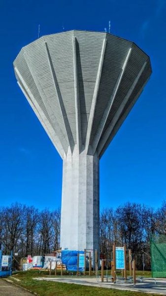 Soubor:Věžový vodojem, Kohoutovice, Brno.jpg