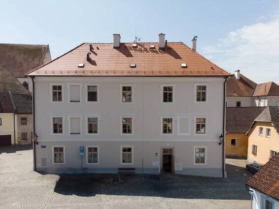 Rekonstrukce domu s pečovatelskou službou – Jindřichův Hradec