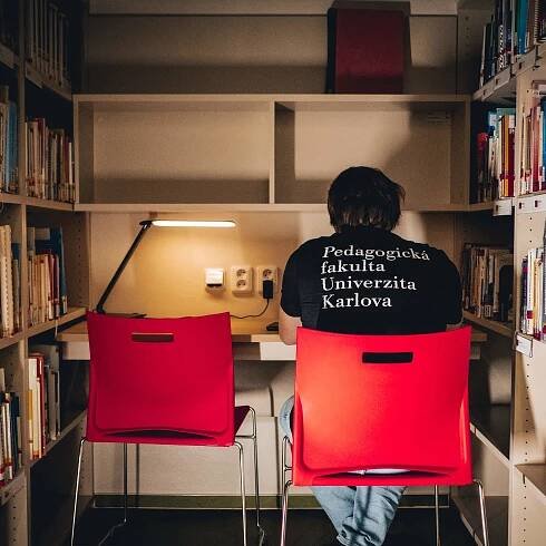 Pedagogická fakulta — Univerzita Karlova — Merch — Vaněk.Studio