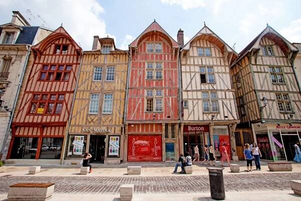 Troyes and its factory outlets - Camping le Lac d'Orient