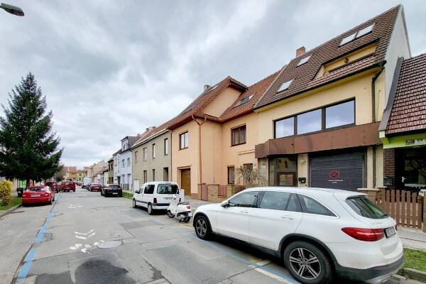 Prodej dvougeneračního rodinného domu, 246 m2, Brno - Žabovřesky - Reality Veronika Viklická