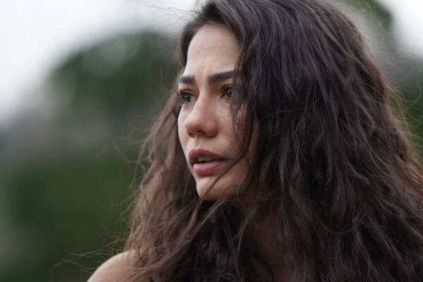 Demet Özdemir - Adım Farah - Ak Kuzu - Z filmu