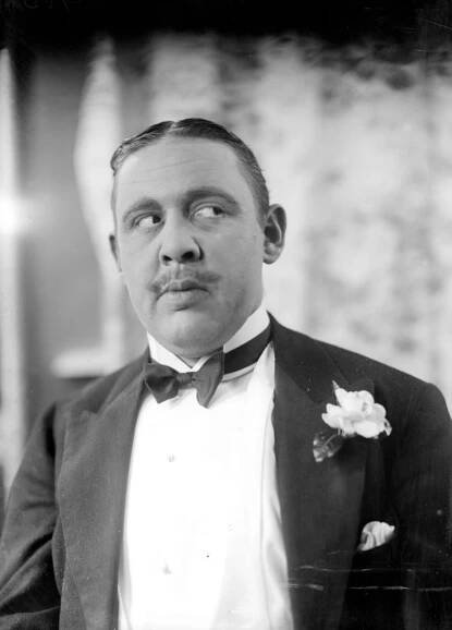 L'acteur anglais Charles Laughton (1899 - 1962 )dans le rôle du  détective Hercule Poirot dans 'Alibi'. (Photo by General Photographic Agency/Getty Images)