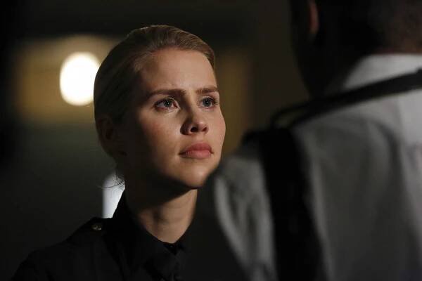 Aquarius - Can You Take Me Back? - Z filmu - Claire Holt