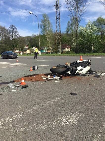 Tragická nehoda na tahu Karviná - Ostrava. Motorkář nepřežil střet s dodávkou