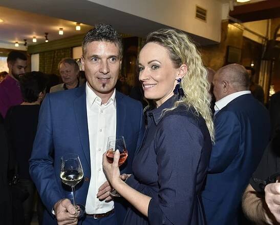 Na premiéře nového Hanzlíkova filmu zářila čtyřnásobná matka Alena Antalová