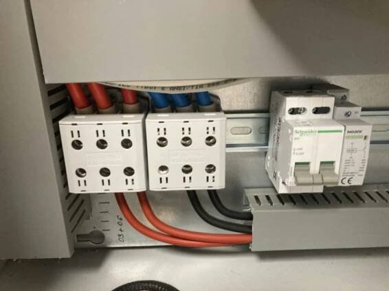 K čemu slouží rozvaděč na fotovoltaiku a jak ho vybrat