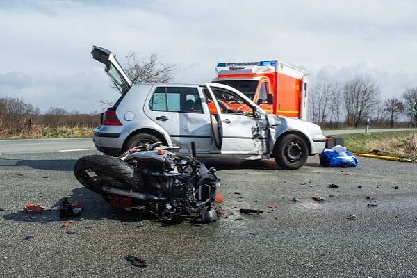 When Should I Hire a Lawyer for Motorcycle Accidents? - Quiñonez Law Firm, PLLC
