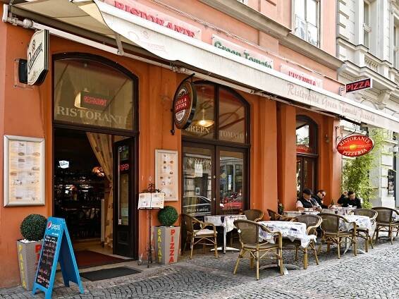 Italská kuchyně v centru Prahy: bohaté 3chodové menu pro 2 osoby s hovězí svíčkovou nebo panenkou