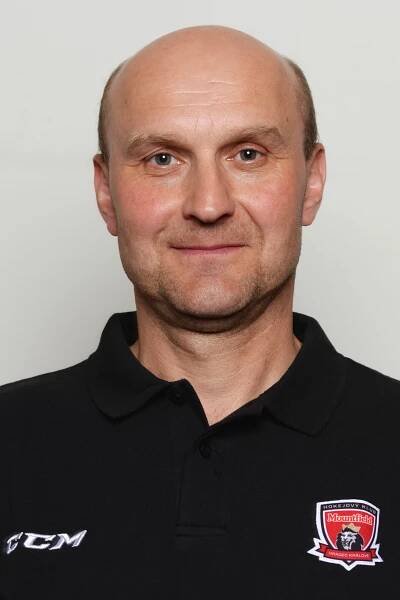 3. třídu trénuje Petr Koreček, funkci patrona zodpovědně plní René Vydarený | Mountfield HK