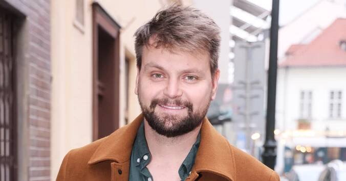 Josef Vágner je o Vánocích opatrný. Jednou mu manželka hodila dárek na hlavu