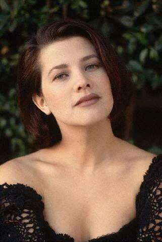 Daphne Zuniga