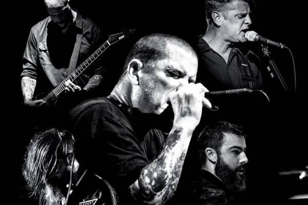 SCOUR, extrémní metalová grupa kolem Phila Anselma, vytlačila nové video | Spark Rock Magazine