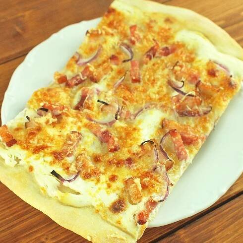 Zobrazit Cibulový koláč se slaninou receptů