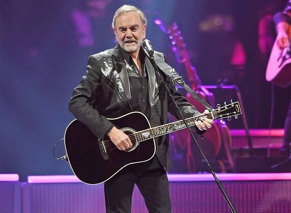 Neil Diamond Sells Entire Music Catalog, Including 110 Unreleased Songs, to Universal Music Group