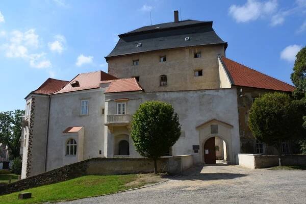 Vinařské město Miroslav a jeho dominanta renesanční zámek