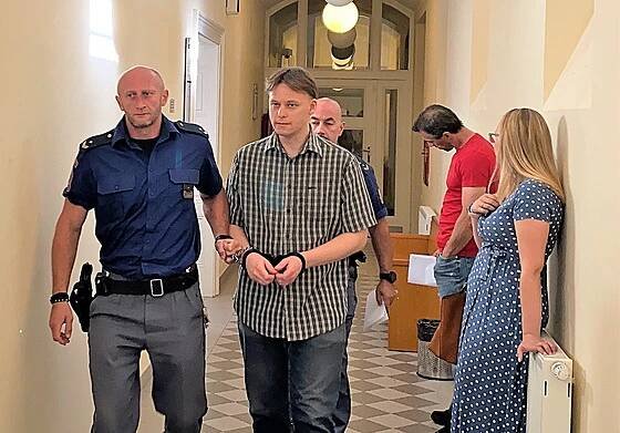 Obžalovaný z padělání diplomu, peněz a covid pasu Pavel Kubeš.