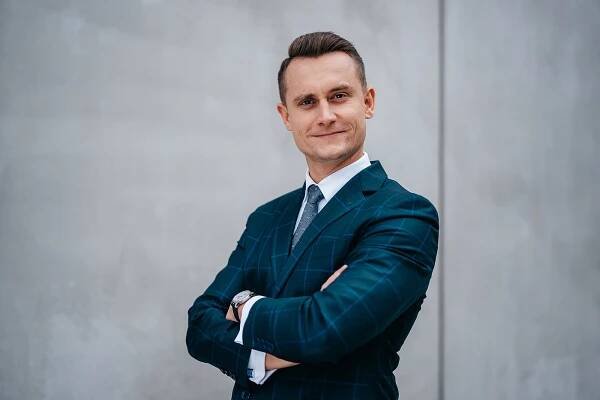 Tomáš Moravec: Píle, nasazení a investice do vlastního vzdělávání jsou nezbytné při budování úspěšné kariéry – Kariéra 4fin