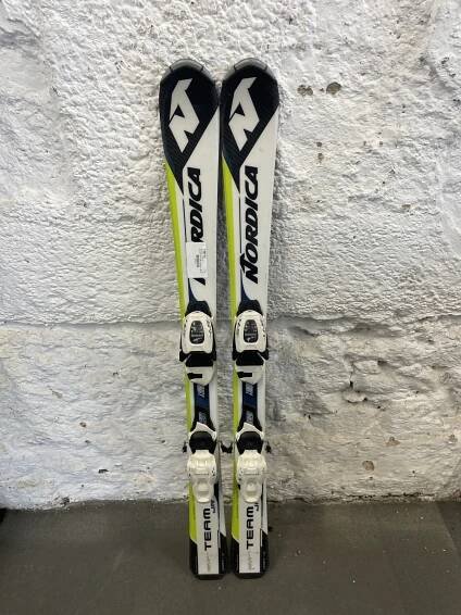 Bazar - Dětské lyže Nordica Team JR 17/18 wht + Motion 4,5 - délka 110 cm - Skibi Kids