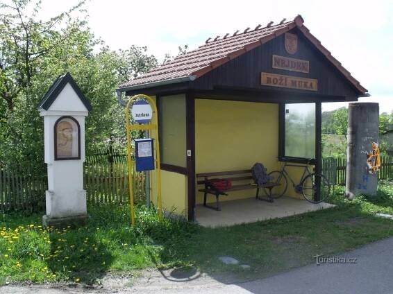 nedaleká autobusová zastávka