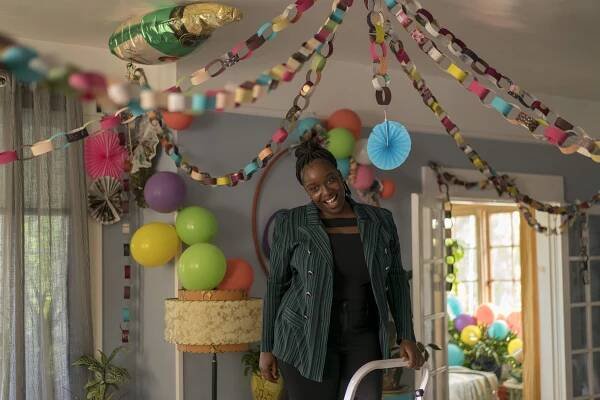 Shrill - Date - Z filmu - Lolly Adefope