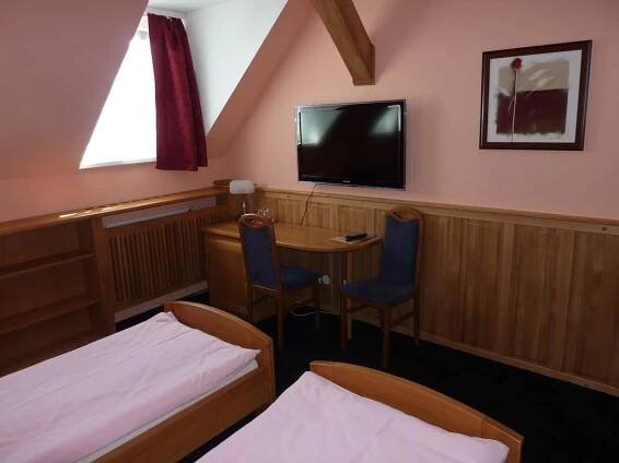 TV a/nebo společenská místnost v ubytování Hotel & Restaurant Na Fryštátské