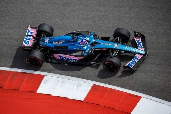 Alonso po nehodě vyfasoval penalizaci, ve VC USA klesl ze sedmého na patnácté místo
