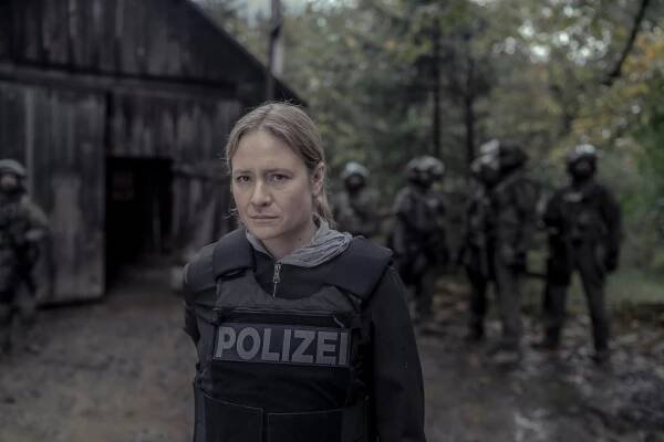 Průsmyk - Epizoda 4 - Z filmu - Julia Jentsch