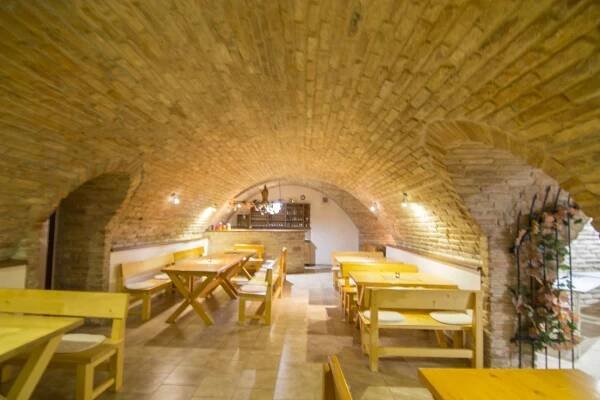 Prodej penzionu Balloon s restaurací a wellness - realitní makléř Brno a majitelka kanceláře✅ 
